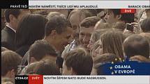 Obama mezi lidmi na Hradčanském náměstí