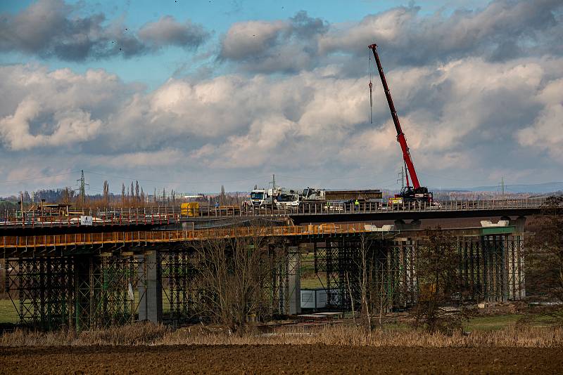Stavba dálnice D11 v úseku Hradec Králové - Jaroměř
