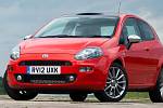 Fiat Punto se doprodává za 229 900. Ve výbavě je motor s objemem 1242 cm3, klimatizace, rádio i mlhovky.