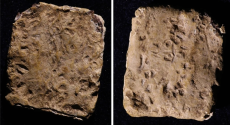 Českým vědcům se podařilo dekódovat kletbu z doby bronzové. Na snímku je vidět struktura nalezené tabulky
