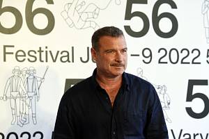 Americký herec Liev Schreiber na 56. ročníku Mezinárodního filmového festivalu v Karlových Varech.