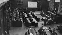 Tzv. „lékařský proces“, probíhající v rámci poválečného zúčtování s válečnými zločinci v Norimberku, soudil v roce 1946 23 lékařů a úředníků pro nezákonné pokusy na lidech. Dezinformátoři neustále šíří nepotvrzené fámy o  „Norimberku 2.0“