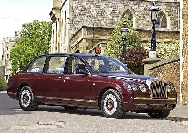 Bentley vyrobil v roce 2002 dva kusy státní limuzíny pro královnu Alžběty II. k  50. výročí jejího panování. Pohání je V8 z Bentley Arnage R s výkonem 400 koní. Neprůstřelné auto má vlastní oběh vzduchu a lze ho zcela utěsnit pro případ plynového útoku.