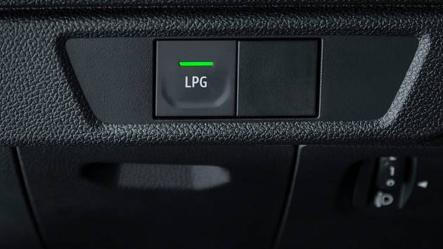 Dacia umožňuje svobodnou volbu jízdy na benzin či LPG