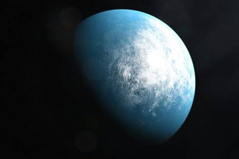 Umělecká vizualizace planety TOI 700 d, která představuje první obyvatelnou zónu podobné velikosti jako Země