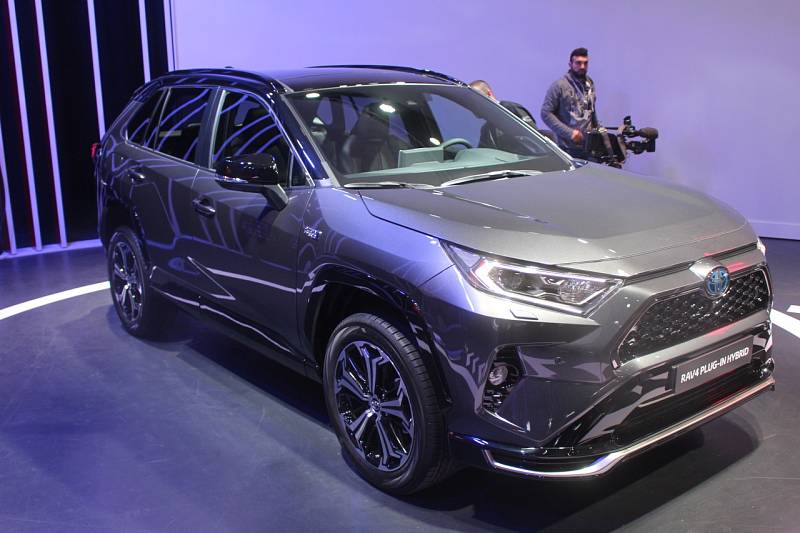 Plug-in hybridní verze SUV RAV - 4 bude mít špičkové parametry