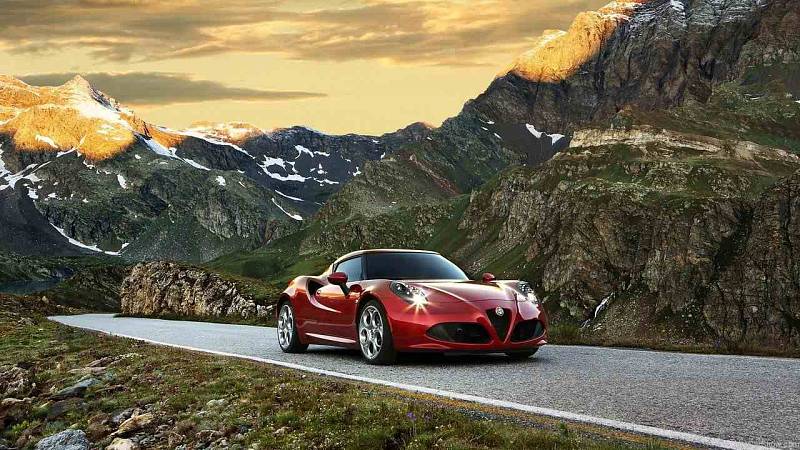 Alfa Romeo 4C.  