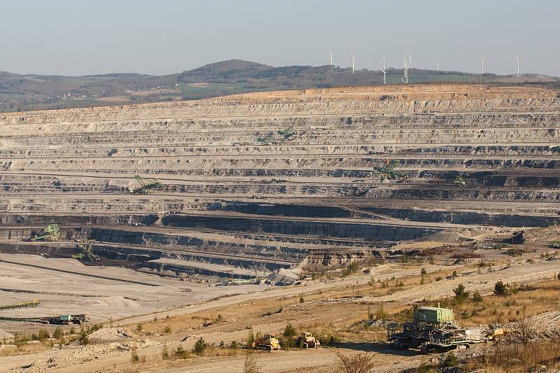 Polský hnědouhelný důl a elektrárna Turów.