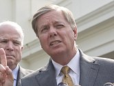 Americký senátor Lindsey Graham řekl, že by Spojené státy měly odložit konečnou dohodu o íránském jaderném programu s Teheránem až na období, kdy bude v Bílém domě nová hlava státu.