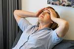 Spouštěči migrény mohou být stres, nadbytek či nedostatek spánku a pohybu, hormonální změny, intenzivní a dlouhodobé sluneční záření, prudké či blikající světlo, hluk, kouření, alkohol, antikoncepce a řada dalších