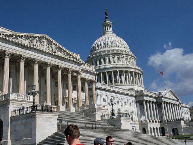 Kapitol, sídlo amerického Senátu a Sněmovny reprezentantů.