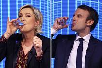 Postup Marine Le Penové do druhého kola proti Emmanuelu Macronovi bouře nevyvolalo. Jiné to bylo před patnácti lety s jejím otcem Jean-Maria Le Penem.