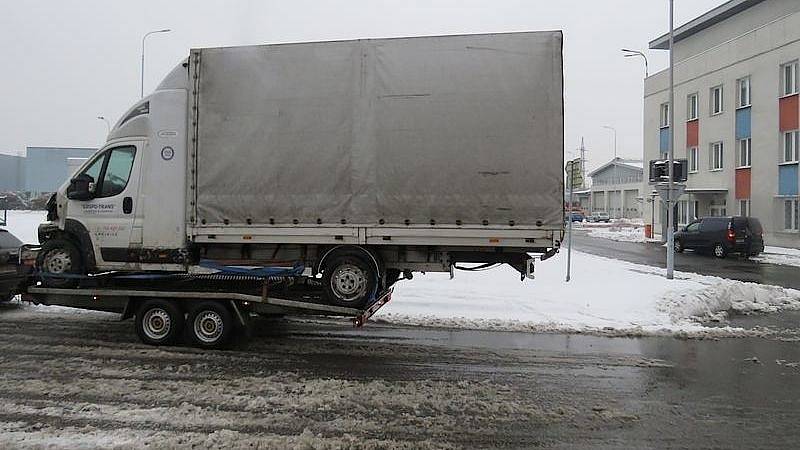 S maximální nosností přívěsu si cizinec vůbec nelámal hlavu.