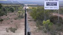 Jeden z plotů proti králíkům, které protínají Austrálií.