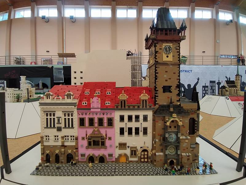Stavba Staroměstské radnice trvala 170 hodin