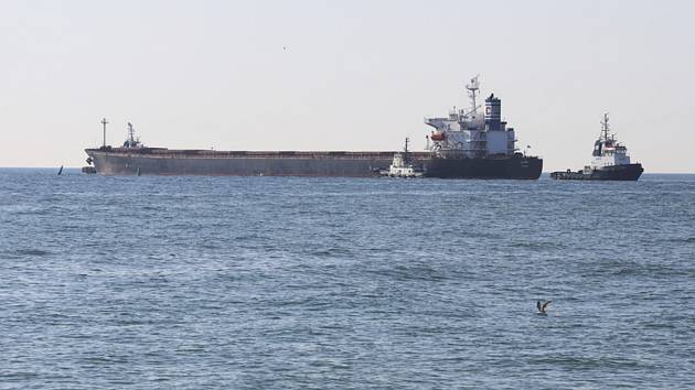 Nákladní loď Glory vyplula z ukrajinského přístavu v Oděse s nákladem obilí.