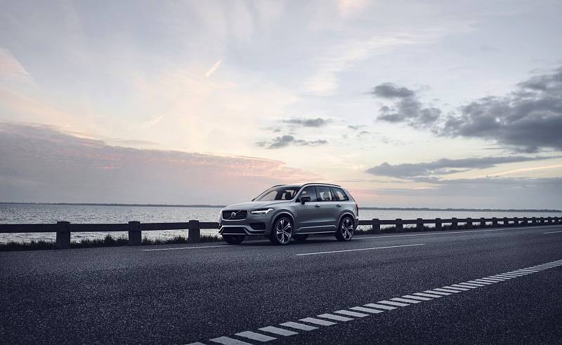 Moderniované Volvo XC90 (2020)