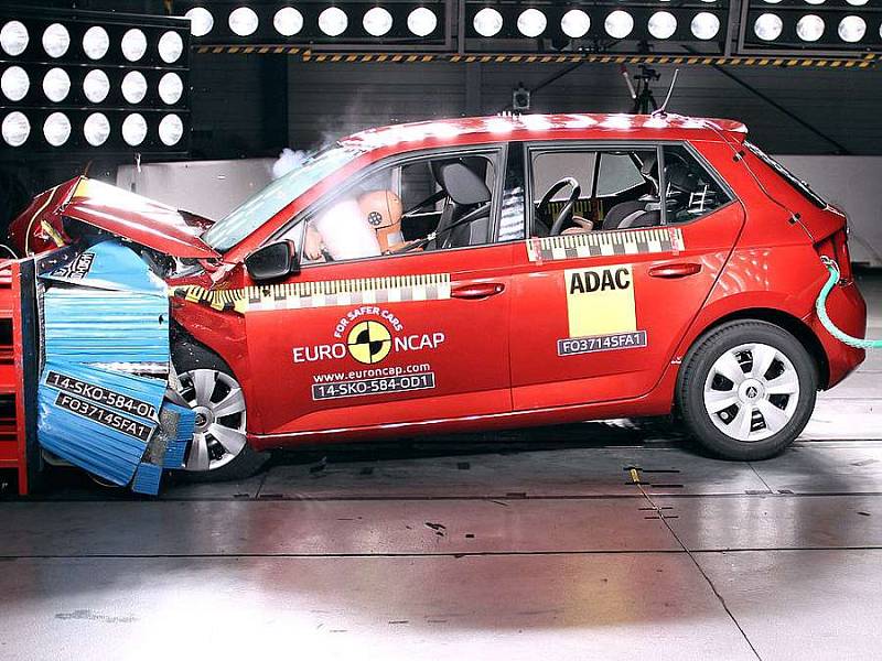 Škoda Fabia je podle testů Euro NCAP nejbezpečnější malé auto roku 2014.