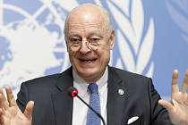 Jedinou alternativou k diplomatickému řešení syrské krize je další válka, která by ale byla ještě horší než ta dosavadní, řekl koordinátor a zmocněnec OSN Staffan de Mistura.