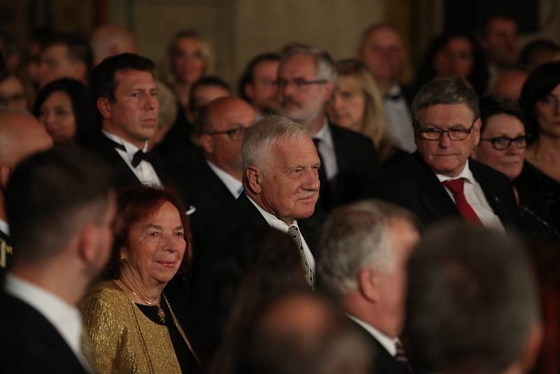 Předávání státních vyznamenání 28. října na Pražském hradě.