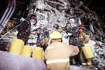 Záchranné práce na místě teroristického útoku v Oklahoma City v roce 1995