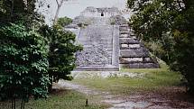 Ruiny nejrozlehlejšího mayského starověkého města Tikal na území dnešní Guatemaly