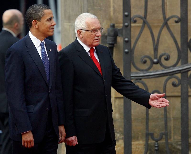 Prezident Václav Klaus přivítal 5. dubna na Pražském hradě amerického prezidenta Baracka Obamu.