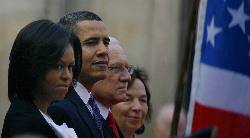 Prezident Václav Klaus s manželkou Livií přivítal 5. dubna na Pražském hradě amerického prezidenta Baracka Obamu s manželkou Michelle.