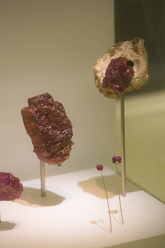 Přírodní rubíny v Přírodovědném muzeu v Londýně
