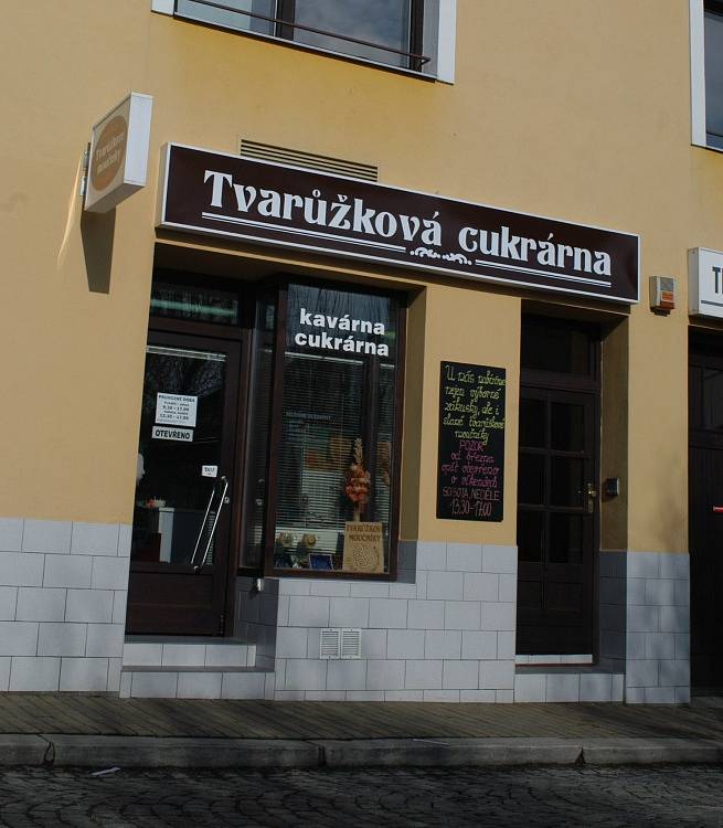 V netradiční cukrárně v Lošticích voní tvarůžkové speciality.