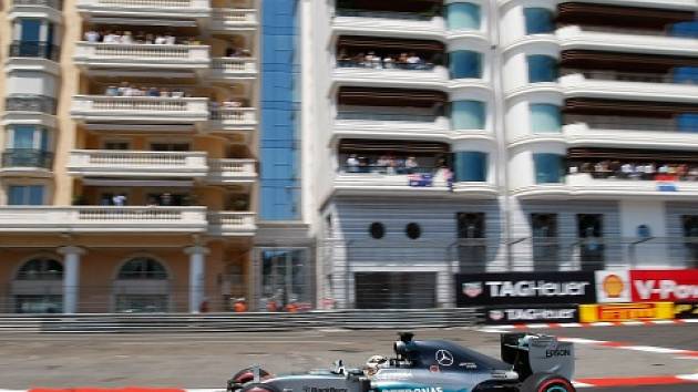 Velká cena Monaka: Lewis Hamilton na trati