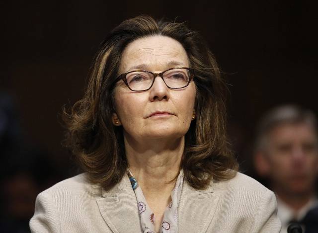 Gina Haspelová při slyšení v Senátu