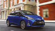 Dosluhující Toyota Yaris hybrid je levnější a lze ji mít za 400 900 Kč