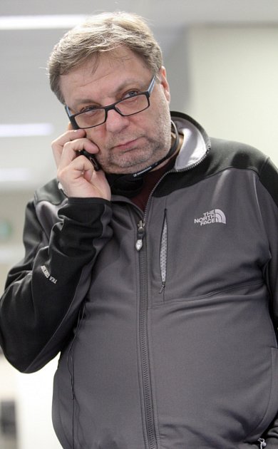 Režisér Milan Šteindler natáčí českou verzi britského seriálu The Office s titulem Kancl.