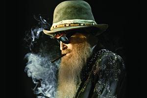 Známý fousáč Billy Gibbons přijíždí do Prahy se sólovou kapelou