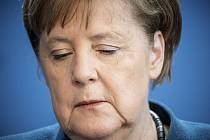 Německá kancléřka Angela Merkelová na tiskové konferenci v Berlíně. V příštích dnech bude v domácí karanténě. U lékaře, který ji očkoval, se totiž prokázala nákaza koronavirem