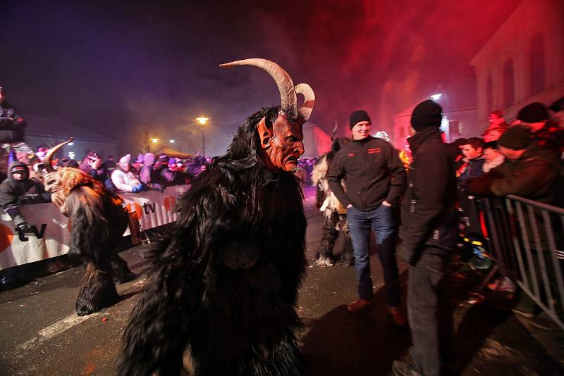 Kaplici po roce opět navštívili Krampusáci.