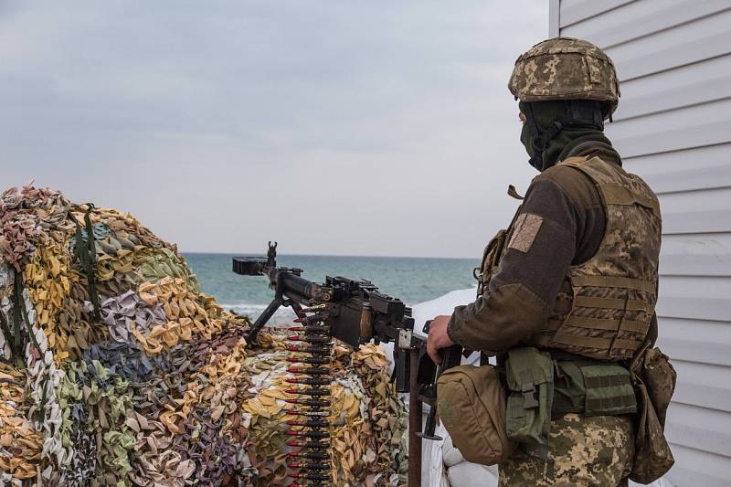 Ukrajinské kulometné stanoviště na pláži v Oděse