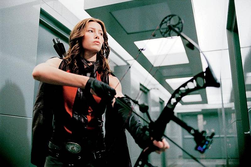 V dobrodružném fantasy Blade: Trinity z roku 2004 si zahrála po boku Wesleyho Snipese roli nebezpečné Abigail, lovkyně upírů ze světa lidí, která chce stejně jako legendární Blade vyřešit upíří otázku.