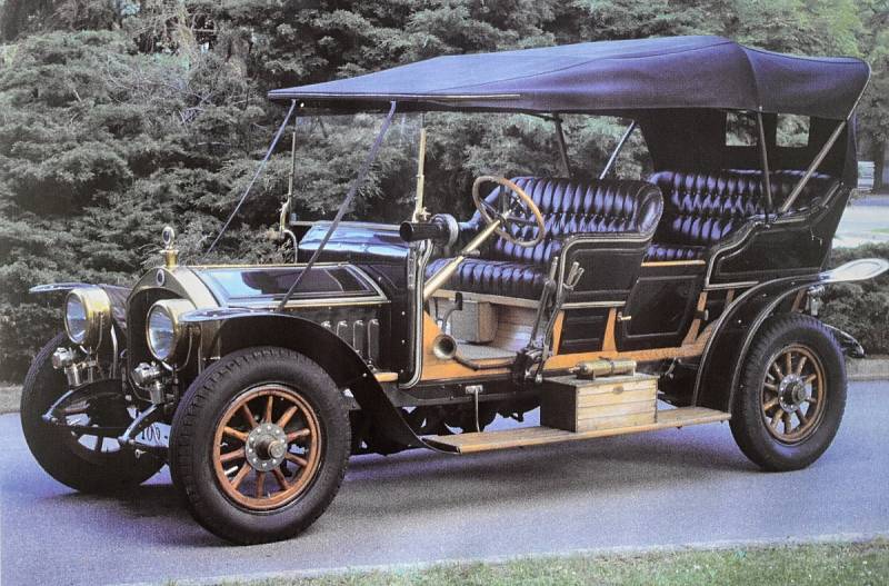 Další vůz, který je k vidění v ČR - z roku 1909 se čtyřválcovým motorem