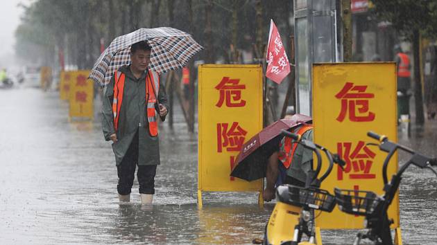 Záplavy ve městě Wu-č v centrální Číně, 20. července 2021