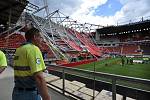 Na fotbalovém stadionu FC Twente v Nizozemsku  se zřítila střecha.