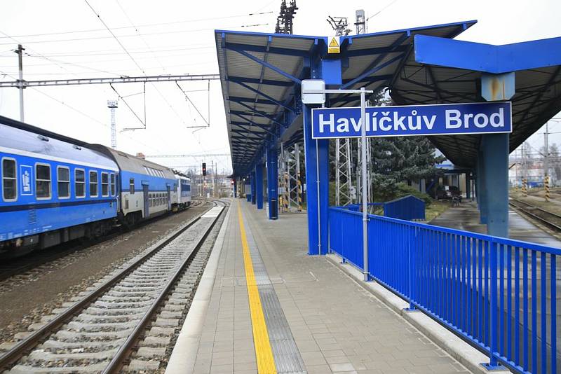 Pro cestující z Vysočiny je vítanou zprávou, že na hlavní železniční trati vedoucí přes kraj budou nově zastavovat mezinárodní expresy společnost RegioJet