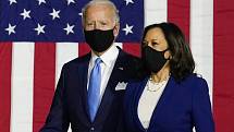 Demokratický uchazeč o prezidentský úřad Joe Biden 12. srpna 2020 poprvé veřejně představuje svou kandidátku na viceprezidentku Kamalu Harrisovou