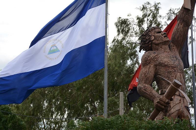 V ZEMI INDIÁNOV. Nikaragua sa nazýva podľa pôvodného indiánskeho kmeňa Nicarao a jeho vládcu Nicarao.