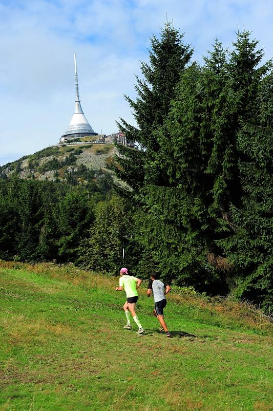 Populární Ještědský půlmaraton se pořádal i v roce 2017.