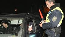 Od roku 2009 budou policisté chtít po řidičích ukazovat i zelenou kartu.