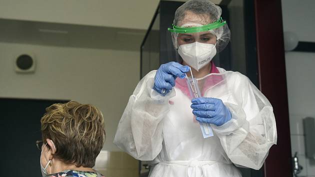 Zdravotnice 21. července 2020 odebrala vzorek na test na covid-19 nové klientce v Sanatoriu Klimkovice. Kvůli zpřísněným protiepidemickým opatřením v Moravskoslezském kraji mohou být do lázní přijati jen klienti s negativním testem