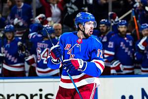 Český útočník Filip Chytil prožívá v dresu New Yorku Rangers slibný rozjezd sezony NHL.