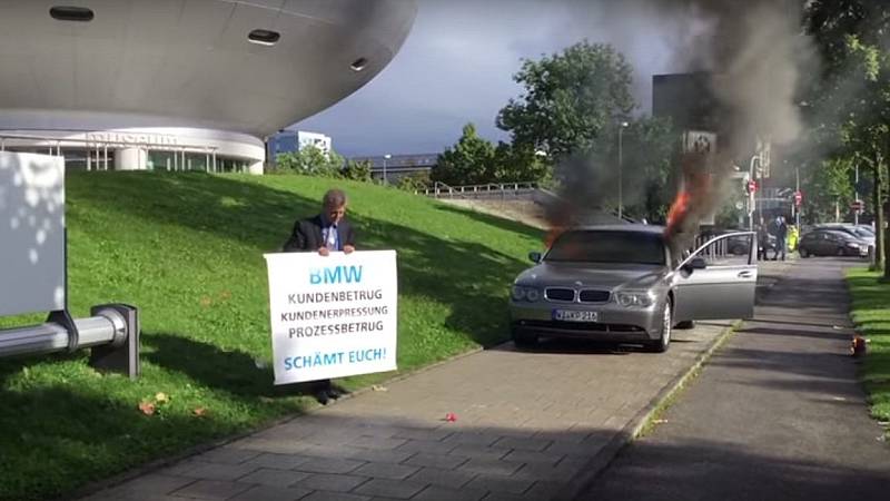 Hadi Pourmohseni a jeho protest vůči BMW.